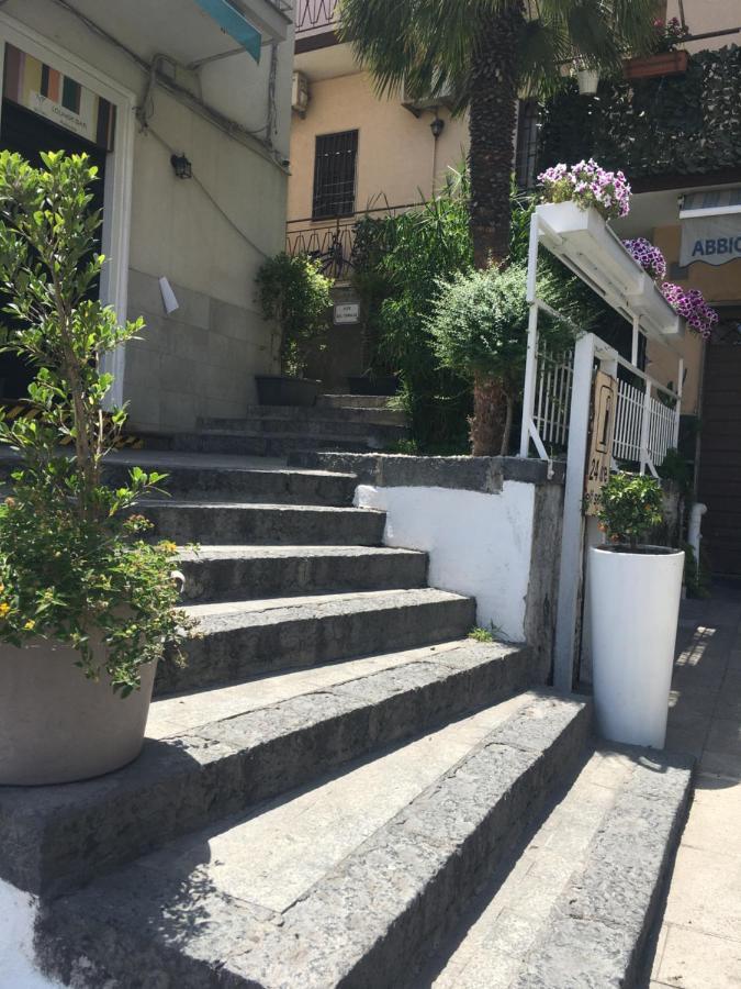 Corallo Holiday House Acitrezza Aci Trezza Exterior photo